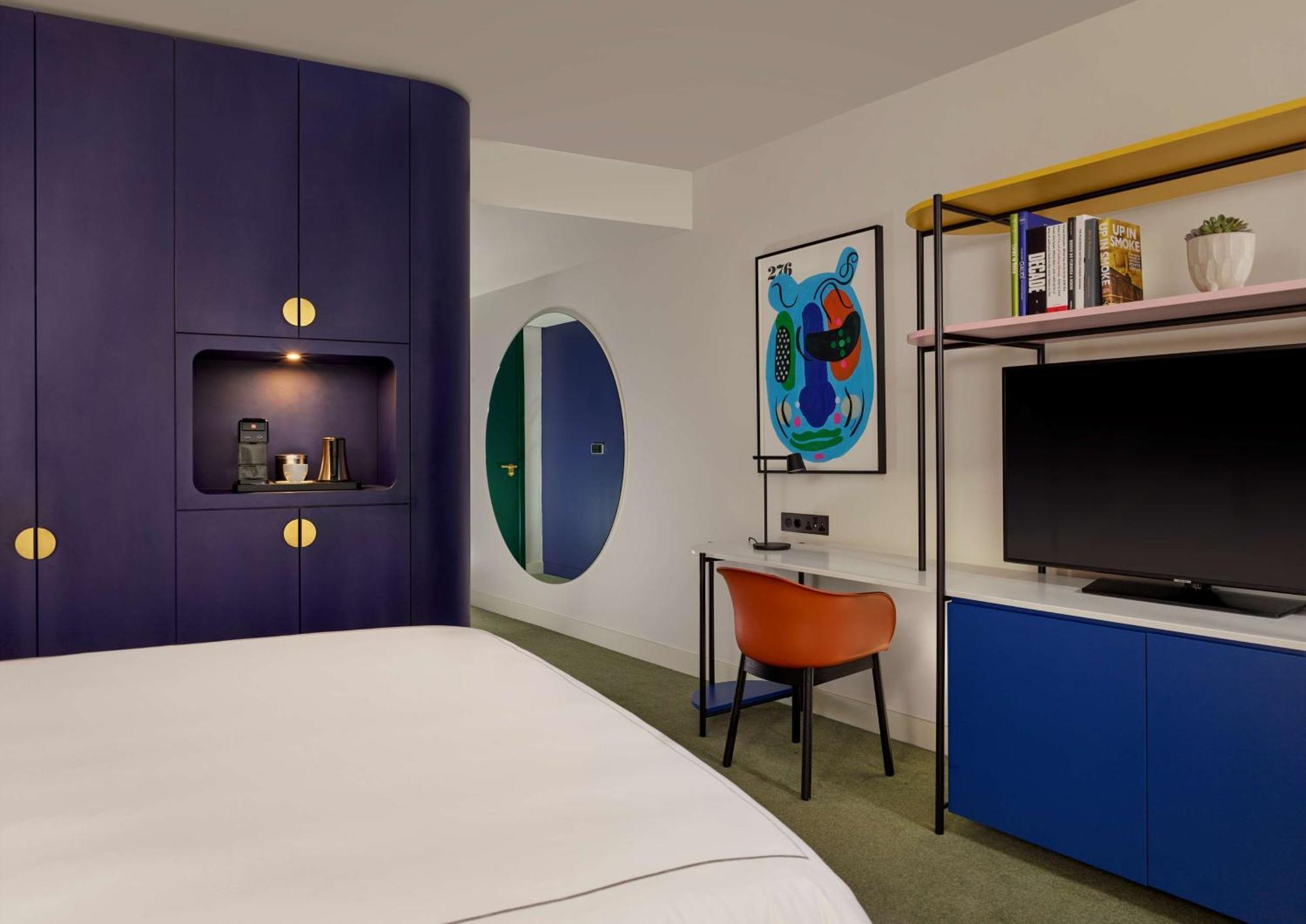 Art'Otel London Battersea Power Station, Powered By Radisson Hotels Exterior photo A room at the Standard London