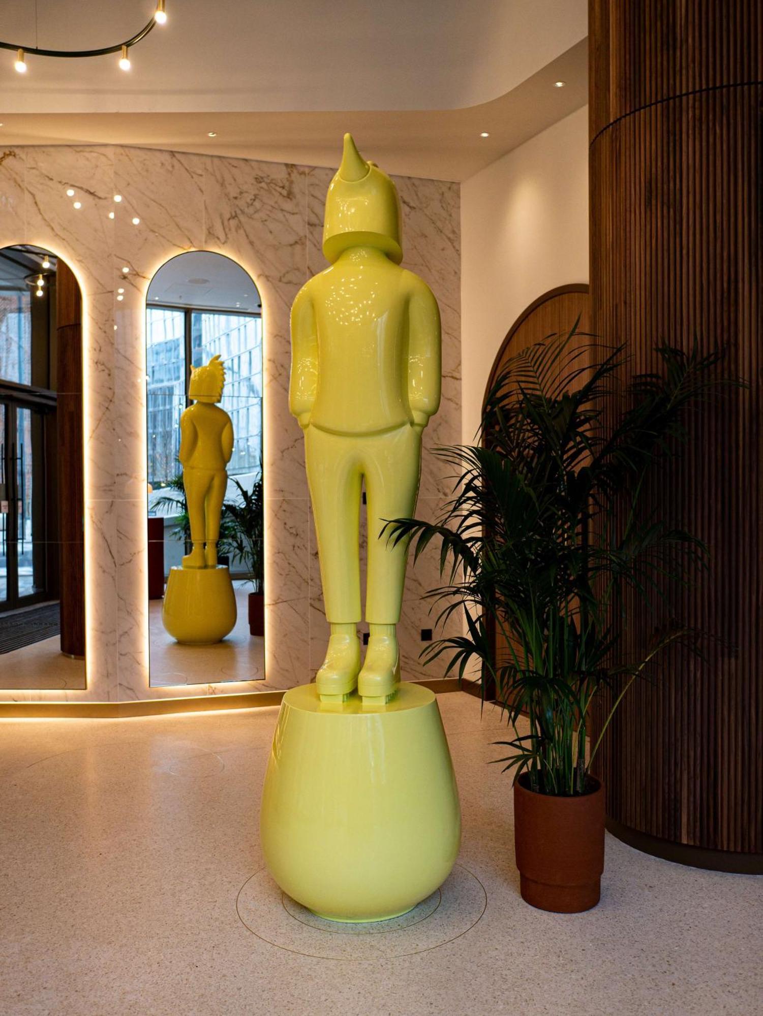 Art'Otel London Battersea Power Station, Powered By Radisson Hotels Exterior photo The Yellow Man